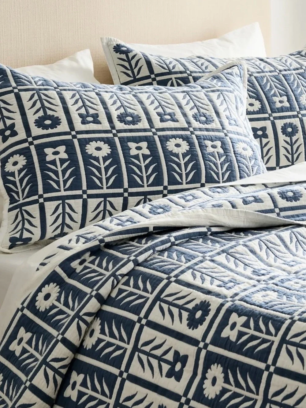 NWT Quince Organic Cotton Jacquard Floral Coverlet Set, King/Cal (Glacier Blue)